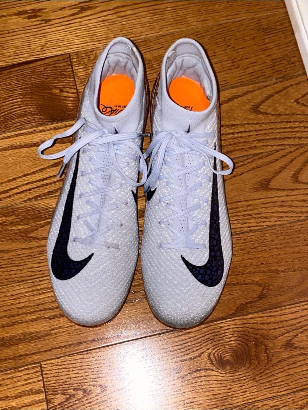 Nike White Soccer/Cleat Shoes with Black Swoosh